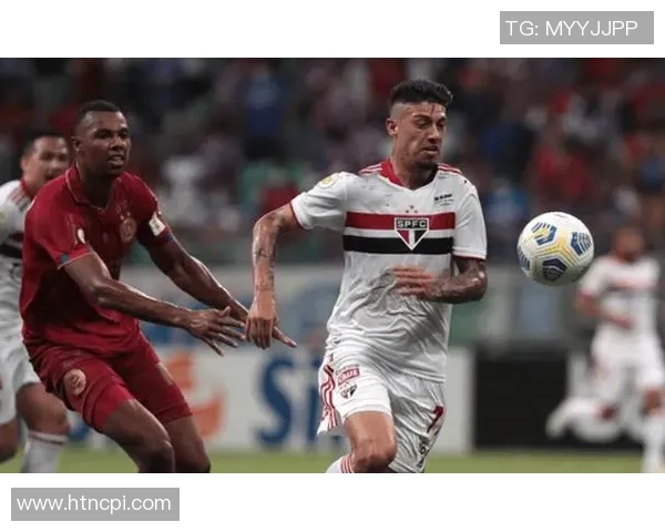 戈多伊克鲁斯与帕尔梅拉斯的精彩对决引发球迷热议与期待